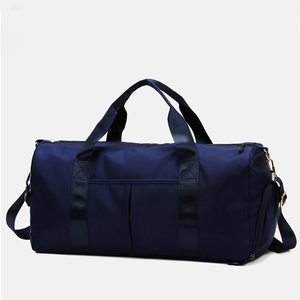Sac de voyage en nylon imperméable de qualité supérieure avec grande capacité et compartiment séparé pour les chaussures, idéal pour la salle de sport et les voyages de week-end - Product Image 6