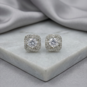 DIVYORO ROYALE CRYSTAL <b>STUDS</b> EARRING - Product Image 3
