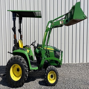 Tractor John Deere 3038E con Horquillas Delanteras y Retroexcavadora, Cabina Cerrada, Tractor Utilitario Agrícola para Granja - Product Image 4