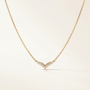 Collier minimaliste en or 14 carats avec diamants CVD en forme de V, chaîne maille forçat en V céleste, 9 pierres de diamant, pour usage quotidien - Product Image 3