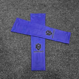 Manchons de compression sportifs unisexes personnalisés pour le football américain – Écoresponsables, respirants, en Spandex/Polyester, couleurs et logo d'équipe personnalisables - Product Image 5