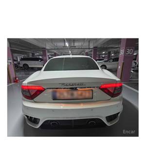 Maserati GranTurismo 4.7 MC, Modelo de Junio de 2018, 26,600 km, Caja de Cambios Automática, Asientos de Cuero, Volante a la Izquierda, Cámara Trasera - Product Image 6