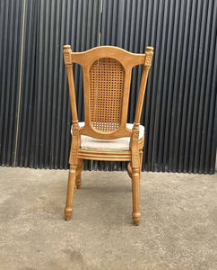 Chaise pour événements et mariages, design de qualité supérieure, fabrication au Pakistan, design féerique, nouvelle conception en bois pour salle à manger. - Product Image 5