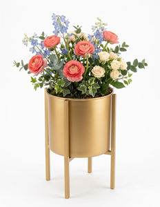 Jardinière en métal doré avec élégant support surélevé, pot de fleurs décoratif pour l'intérieur, idéal pour la maison moderne, le salon, le balcon, le bureau - Product Image 4