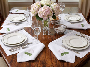 Servilletas de Tela de Lino Clásicas Personalizadas con Bordado de Hortensias Blancas, Tamaño Completo, con Dobladillo, Lavables a Máquina, para la Cena - Product Image 1
