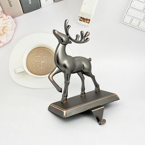 Venta al por mayor de gancho metálico 3D de reno navideño antiguo, soporte para calcetines de reno para Navidad - Product Image 3