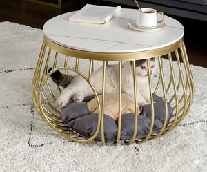 Table basse ronde de luxe avec lit pour animaux intégré |   Base en métal doré et plateau en marbre – Table de salon multifonctionnelle - Product Image 2