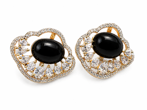 ELVORA GEMS Pendientes con forma de flor y perlas de imitación rosas, pendientes de grado clásico chapados en oro de 18 quilates, joyería de boda de lujo para mujer - Product Image 1