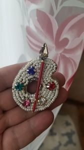 Broche d'oiseau brodée à la main avec un design de perlage complexe, broche papillon de luxe perlée, broderie artisanale, accessoire de mode - Product Image 3