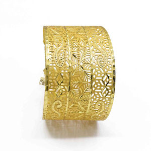 Pulseras de puño de latón de moda con diseño floral tradicional para mujer, chapadas en oro de 14K, 18K, 24K, al por mayor - Product Image 3