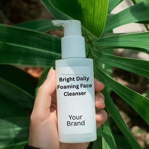 โฟมล้างหน้าไบรท์ เดลี่ ฟอร์มมิ่ง เฟซ คลีนเซอร์ เพื่อผิวเปล่งประกาย ทำความสะอาดล้ำลึก ควบคุมความมัน บำรุงผิวชุ่มชื้น สูตรอ่อนโยน สดชื่น OEM ODM - Product Image 5