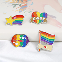 Badge en métal personnalisé unique, chic, élégant et artistique, avec motif de cœur de dessin animé, émail et logo, épinglette drapeau arc-en-ciel