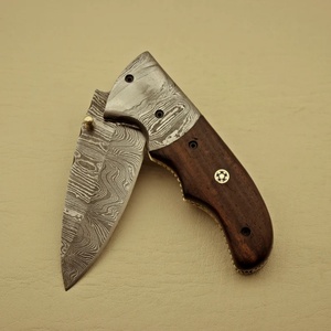 Cuchillo Plegable Hecho a Mano de Acero de Damasco con Punta Caída, Mango de Madera, Cuchillo de Bolsillo Personalizado para Camping, Caza, EDC, 58HRC, Logotipo Personalizado, 3 Años de Garantía - Product Image 5