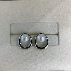 Boucles d'oreilles en perles rondes Aurora Mantou d'eau douce naturelles, sans défaut, 6,5-7 mm, design simple et élégant - Product Image 4