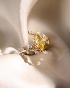Anillo de Diamantes con Perla Amarilla, Color Dorado, Joyería Nupcial, Piedra Central Ovalada, Anillo de Compromiso Brillante - Product Image 3