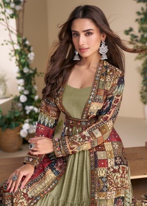 ชุดสูท Anarkali แบบทันสมัย ผ้าจอร์เจตต์เนื้อหนา พิมพ์ลายผ้าไหม ฟรีไซส์ เหมาะสำหรับงาน Diwali งานแต่งงาน และงานพรอม - Product Image 5