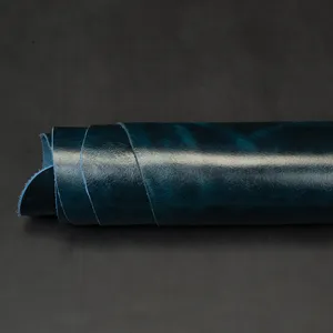 Cuir de vachette teint en bleu, tanné végétal, pour portefeuilles, sacs à main, chaussures, artisanat, produits de qualité supérieure, sélection authentique. - Product Image 3