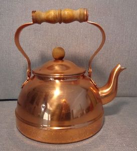 Bouilloire Classique Faite à la Main en Cuivre, Finition Mate avec Poignée Supérieure pour Chauffer l'Eau, le Thé, le Café et pour un Toucher Décoratif dans la Cuisine - Product Image 4