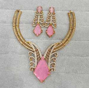 Conjunto de collar con incrustaciones de circonita cúbica de calidad premium y piedra doble, ideal para atuendos étnicos y occidentales, perfecto para bodas. - Product Image 6
