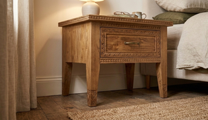 Mesita de Noche Moderna de Madera con Cajón, Mesa Auxiliar Tallada para Dormitorio - Product Image 3