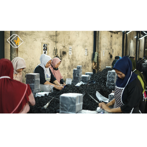 Charbon à chicha en briquettes, charbon noir personnalisable de qualité supérieure, fabriqué en Indonésie, cendres de coque de noix de coco 2% Cubic - Product Image 3