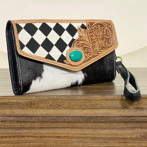 Cartera Vintage Estilo Western para Efectivo y Tarjetas con Piedra Turquesa, Diseño a Cuadros en Cuero Vacuno Grabado a Mano, Bolso de Mano con Correa para Mujer - Product Image 4