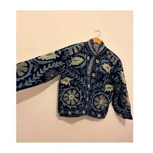 Chaqueta de Terciopelo con Bordado Suzani Estilo Indio de la Mejor Calidad, Prenda Exterior Étnica Bohemia Hecha a Mano, a la Moda - Product Image 2