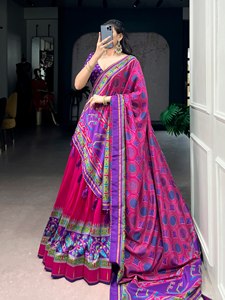 Ensemble de lehenga imprimé spécial fête avec dupatta Gotta Patti - Product Image 3