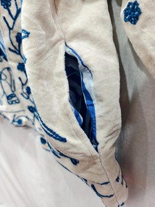 Veste kimono d'hiver en velours brodée Suzani motif éléphant, look magnifique, avec 2 poches latérales, cadeau pour lui ou pour elle - Product Image 6
