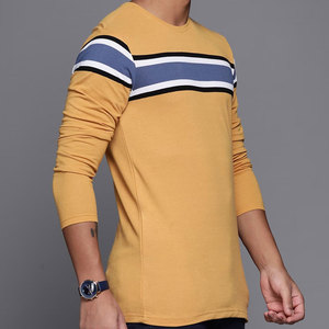 T-shirt tricoté à manches longues pour homme, col rond, bordure contrastante rayée, coupe décontractée, motif jaune, bleu et blanc - Product Image 4