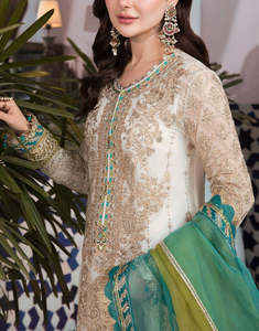 Elegante Traje Anarkali Beige Bordado con Dupatta Verde, Vestido de Boda Tradicional Indio y Pakistaní Hasta el Tobillo para Mujer - Product Image 5