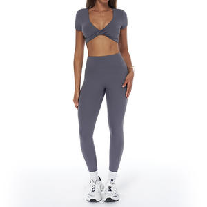Conjunto de Yoga Sexy y Moderno, Transpirable, de Secado Rápido, Pantalones de Cintura Alta, Manga Corta, Diseño Sólido, para Correr y Hacer Ejercicio al Aire Libre - Product Image 3