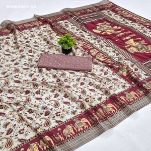 Proveedor de sarees de algodón Khadi de alta calidad con estampado digital de Paisley y hojas florales y borde con motivos tradicionales de figuras, de Surat. - Product Image 1
