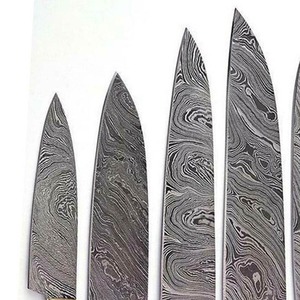 Couteau de cuisine et couteau d'extérieur faits à la main en acier Damas avec manche en bois - Product Image 2