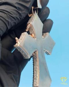 Pendentif religieux en forme de croix avec diamants en moissanite VVS en argent sterling 925 pour homme - Product Image 2