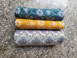 Tissu en coton tricoté indien imprimé au bloc, motif Mugal Butta, large, pour la confection de robes pour filles et femmes, idéal comme cadeau pour elle. - Product Image 6