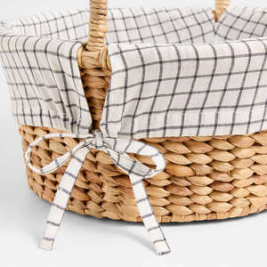Panier de rangement en jacinthe d'eau naturelle, fabriqué à la main au Vietnam, équipé de poignées et doté d'un design et d'une taille personnalisables via OEM/ODM. - Product Image 4