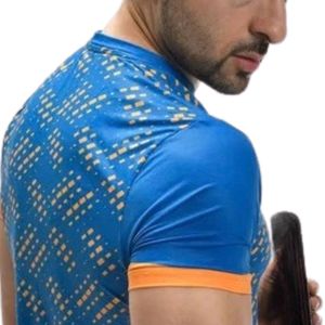 Polo pour homme bleu roi et orange imprimé, manches courtes, vêtements de sport, chemise de golf, fabricant OEM personnalisé, vente en gros de vêtements - Product Image 3