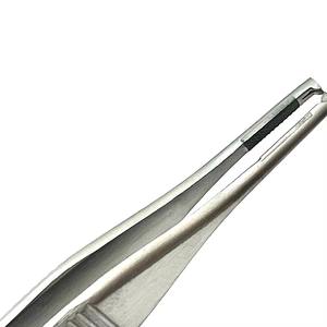 Pinzas Manuales de Acero Inoxidable Adson Tissue T.C Gold de 150 mm 10-191-150, Instrumento Quirúrgico de Precisión para Agarrar, Hermann Meditech - Product Image 4