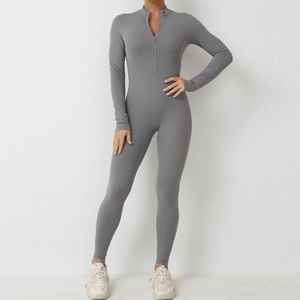 Monos de manga larga para mujer, transpirables, con leggings de yoga, de una pieza, acolchados, con aberturas, para gimnasio y ropa deportiva. - Product Image 4