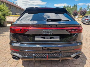 Nuevo Audi RSQ8 2025 4.0L Turbo TFSI SUV con Asientos de Cuero, Techo Panorámico, Faros LED, Automático, R20, Volante a la Izquierda, Color Oscuro - Product Image 2