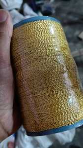 Fil d'or de qualité supérieure fabriqué à partir de fibres métalliques premium, idéal pour la broderie, la couture, les appliques, les badges, les uniformes et les points décoratifs. - Product Image 2