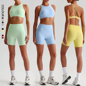 ชุดออกกำลังกายแบบ 2 ชิ้น เสื้อชั้นในกีฬาแบบไขว้หลังดีไซน์ใหม่ กางเกงขาสั้นยกกระชับสะโพก ชุดวิ่ง ชุดโยคะ - Product Image 1