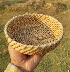 Panier rond en osier naturel fait main, bol de service rustique pour la cuisine, le stockage des aliments, des fruits, du pain et des collations - Product Image 4