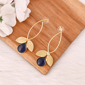 Boucles d'oreilles élégantes en laiton plaqué or avec pierre hydro-gemme bleu encre, bijoux de mode faits à la main pour femme, cadeau - Product Image 4