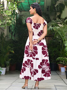 เดรสยาวพิมพ์ลายดอกไม้สำหรับผู้หญิง แบบเปิดไหล่ ช่วงตัวเสื้อสม็อค แต่งลำลองสำหรับฤดูร้อนและชายหาด - Product Image 3