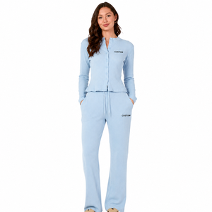 Conjunto Deportivo Azul Pastel para Mujer, Chaqueta de Punto con Botones y Pantalones Acampanados, Atuendo Casual de Dos Piezas, Venta al Por Mayor de Fábrica OEM - Product Image 1
