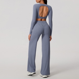 Ensemble de yoga sans couture 2 pièces bordeaux pour femme : haut court à manches longues et pantalon taille haute à jambes larges, extensible, tenue de sport - Product Image 3