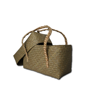 Panier de rangement suspendu en jacinthe d'eau tressé à la main, écologique, avec poignées tressées pour la cuisine et la garde-robe - Product Image 3