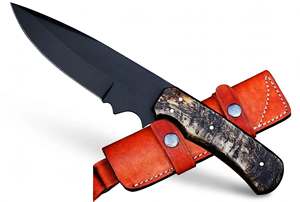 Cuchillo de exterior hecho a mano con revestimiento negro, mango de madera estabilizada y funda de cuero. - Product Image 4